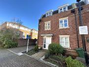 Truesdales, Ickenham, Uxbridge UB10, 5 bed end terrace...
