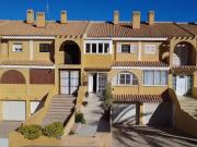 Tu adosado con piscina comunitaria a 300 metros de la...