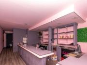 Tu bar en el corazón vibrante de Granada, listo para dar...