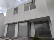 Tu Casa en Venta en Real de Juriquilla: Un Oásis...