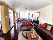 ¡TU HOGAR IDEAL EN SURCO! ESPACIOSA Y ACOGEDORA CASA EN...