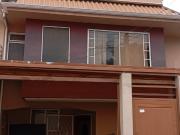 Venta de Casa Cerca del Super AKI de Narancay, Cuenca