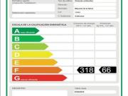 Tu oasis con piscina, buhardilla y licencia turística en...