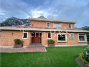VENTA DE CASA EN SAN SIMÓN, 328 M2 POR $2.800'000.000