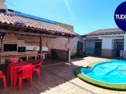 TUDO IMÓVEIS VENDE LINDA CASA COM 3 QUARTOS, PISCINA,...