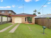 Tugun lifestyle gem a stone's throw to the village...