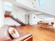 TURMFLAIR AM KUTSCHKERMARKT | DESIGNERWOHNUNG MIT...
