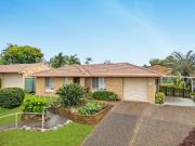 Turn Key Perfection: Modern Kitchen & Prime Location on...