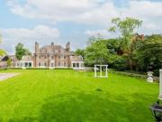 Turquoise, 42 The Bishops Avenue, London, N2 0BD, United...