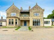 Turvey, High Street, Bedford, 2 Bedroom Maisonette