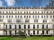 Two Bedroom Apartment in Kensington Garden Square,...