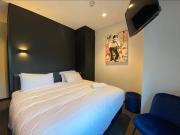 Two Bedroom Apartment in The Quay Sydney CBD