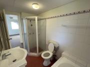 TWO BEDROOM APARTMENT MINUTES WALK TO THE STATION AND...