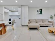 Two Bedroom Apartment Walk to Shops, Schools and Transport
