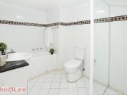 TWO BEDROOM APARTMENT WITH PARKING IN PYRMONT