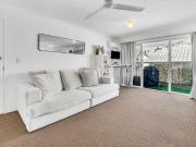 TWO BEDROOM BEACHSIDE APARTMENT IN 'CASCADE GARDENS'