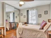 Two Bedroom cottage close to beachfront