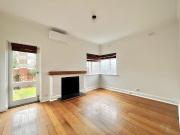 TWO BEDROOM, GROUND FLOOR APARTMENT WITH COURTYARD |...