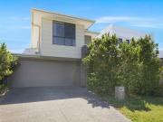 Two level 4 bedrooms home for Living or Investment