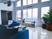 Two Level Penthouse 3 Bedroom 240 sqm BGC Views Rare...