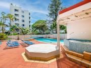 TWO MINUTES WALK TO THE BEACH WITH NORTH EAST ASPECT