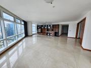 Two Roxas Triangle Legazpi Unit 3BR Semi Furnished for...