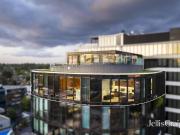 Two storey penthouse with entire city views