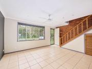 Two Story Townhouse In Central Location