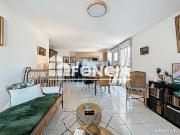 Type 3 dans residence securisee de 2007 avec piscine