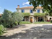 Typique Mas Viticole Gardois 49 ha en Costières de Nimes...