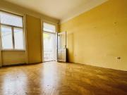 U6 ums Eck dein Projekt ruhige Seitengasse sonniger...