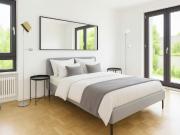 U Bahn gleich nebenan Großes Zimmer mit Balkon