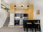 Uber cool Warehouse Pad – Superb location