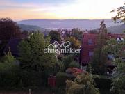 Über dem Tal im Grünen wohnen