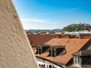 Über den Dächern der Stadt: Modernisierte 1,5 Zimmer...