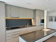 Über den Dächern von Dübendorf vollständig möblierte Wohnung