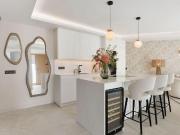 Ubicada en la atractiva extensión de Nueva Andalucía, a...