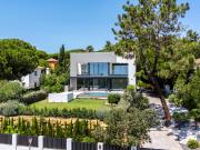 Ubicada en la prestigiosa comunidad de Hacienda Las...