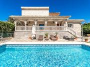 Ubicada en la tranquila área residencial de Marbesa,...