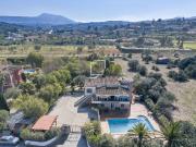 Ubicada en una amplia parcela llana y con acceso a...