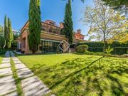 Lucas Fox presenta esta villa pareada de 440 m² en...