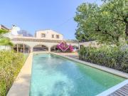 Ubicada en una zona privilegiada y tranquila, a poca...