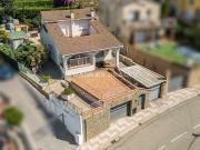 Ubicada en una zona tranquila, esta encantadora casa en...