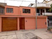 UBICADISIMA CASA VENTA EN SAN BORJA A PASOS DE LA...