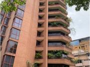 Ubicado en la prestigiosa Avenida Los Jabillos