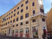 Ufficio di 600 mq in affitto Via IV Novembre, Roma, Lazio