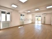 Ufficio in affitto di 210 m² in Via Giacomo Matteotti