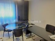 Ufficio in affitto di 550 m² in Via Louis Pasteur