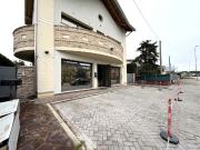 Ufficio in vendita di 81 m² in Via Roma, 5