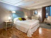 Uffizi Romantic Flat